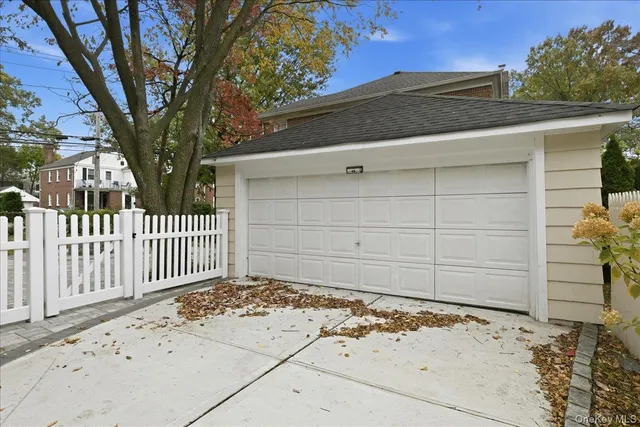 $1,599,000 | 85 Violet Avenue, Floral Park, NY 11001