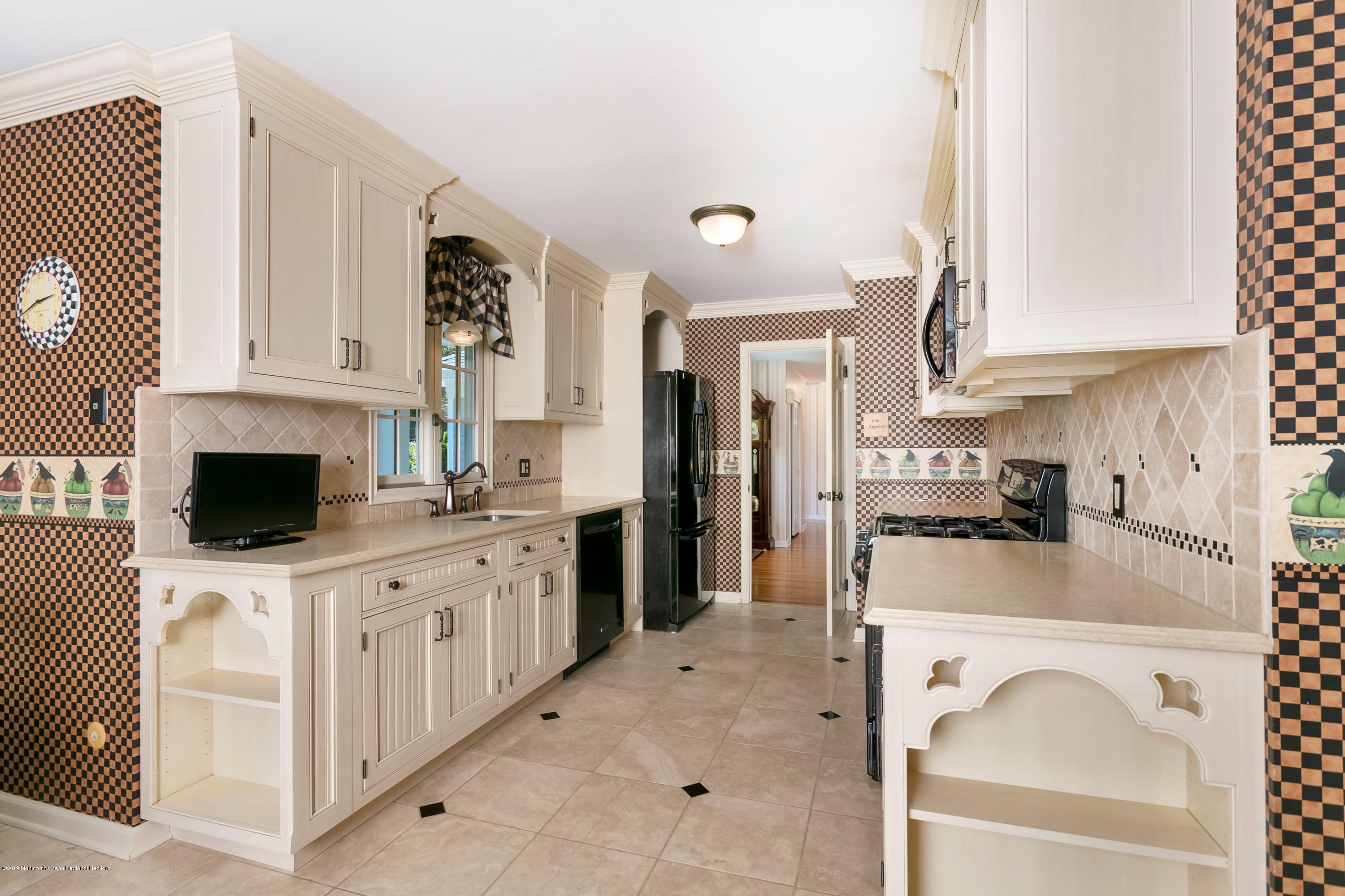 642 Valley Road Brielle, NJ 08730 - Photo 13 of 40 Kitchen