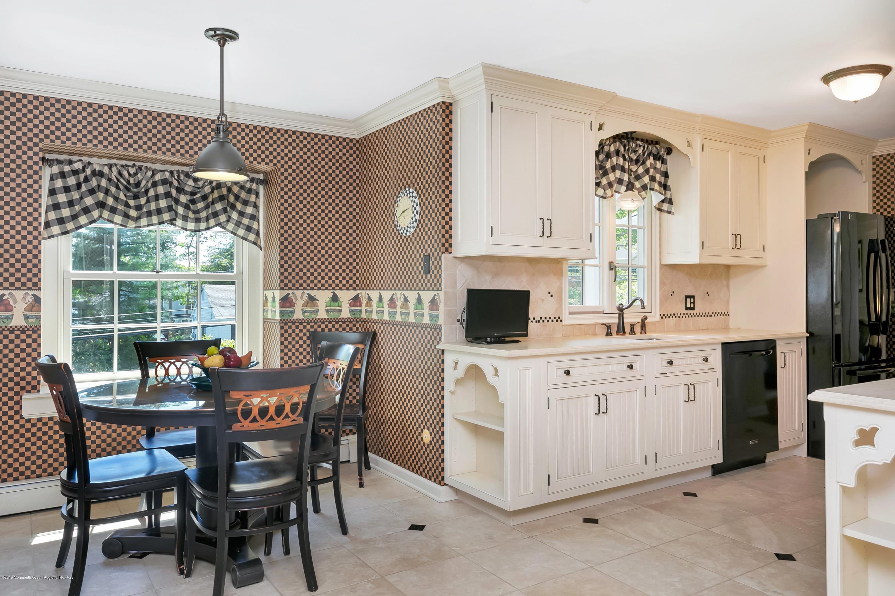 642 Valley Road Brielle, NJ 08730 - Photo 15 of 40 Kitchen