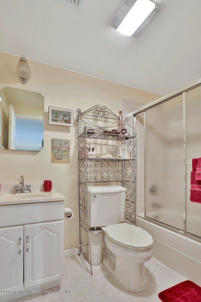 642 Valley Road Brielle, NJ 08730 - Photo 28 of 40 Basement Full Bath