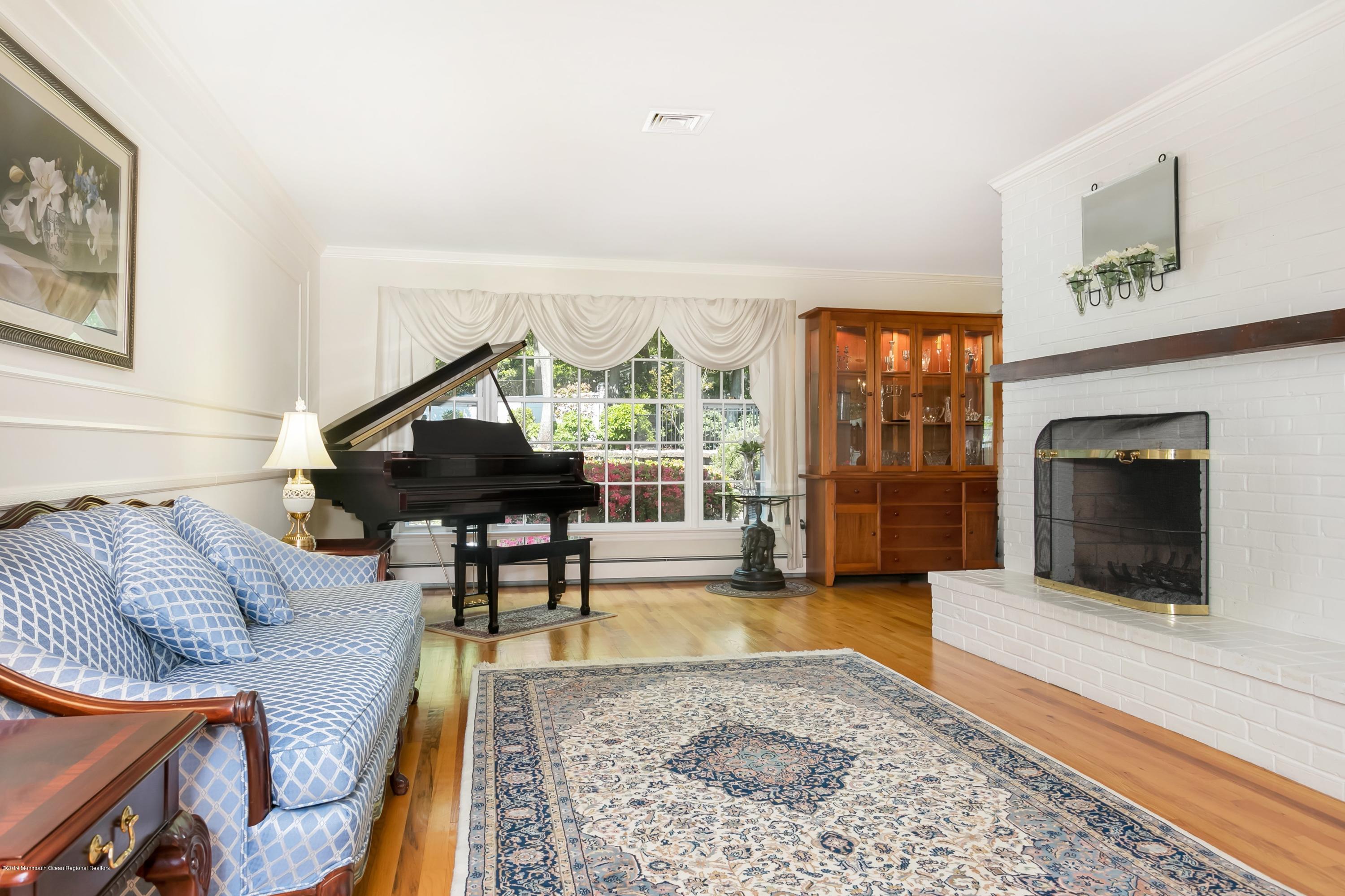 642 Valley Road Brielle, NJ 08730 - Photo 6 of 40 Formal Living roon