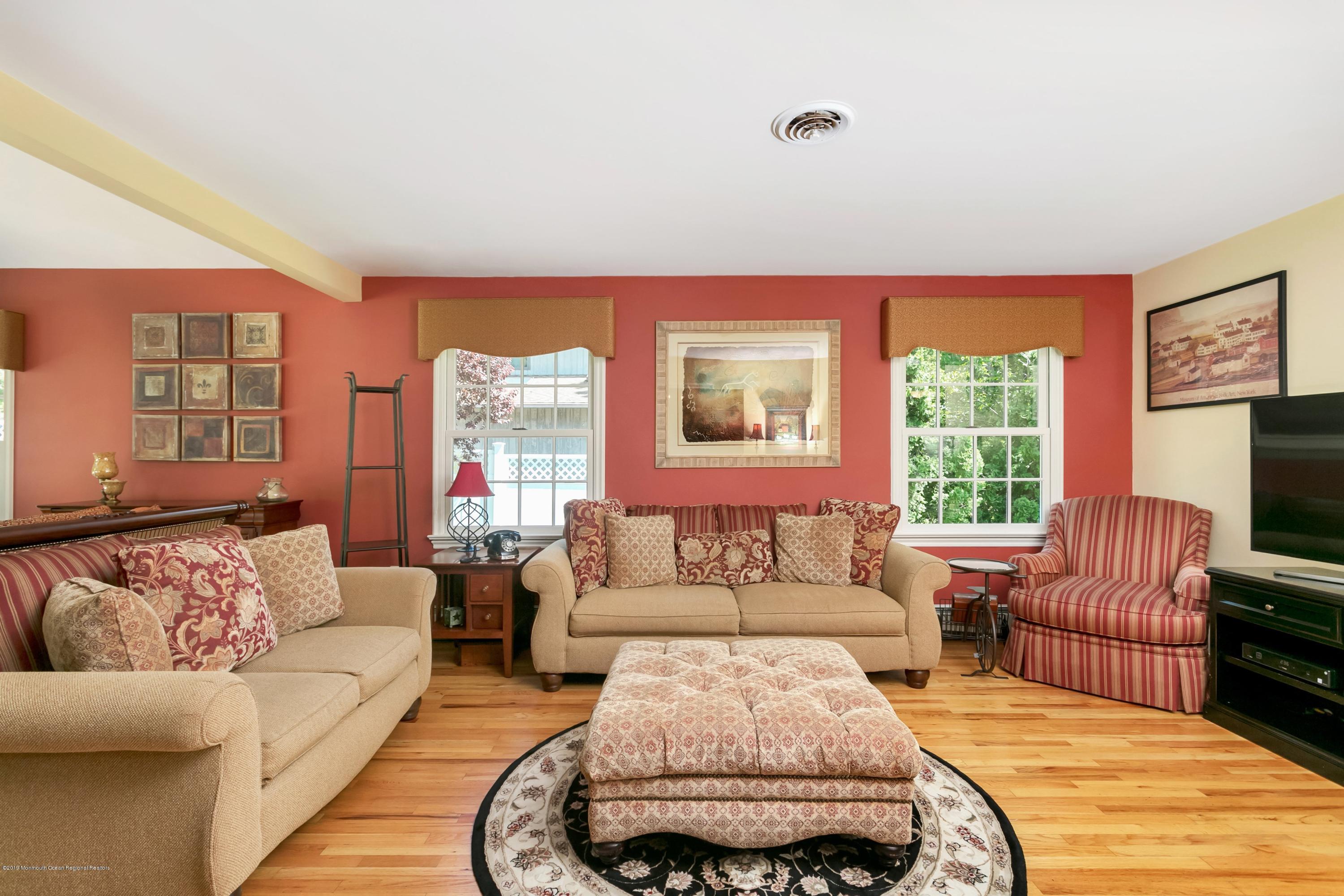 642 Valley Road Brielle, NJ 08730 - Photo 10 of 40 Family room