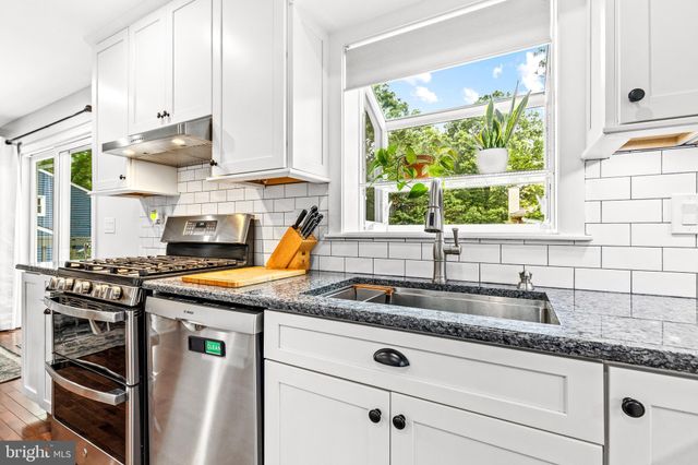 $890,000 | 8534 Riverside Road, Alexandria, VA 22308