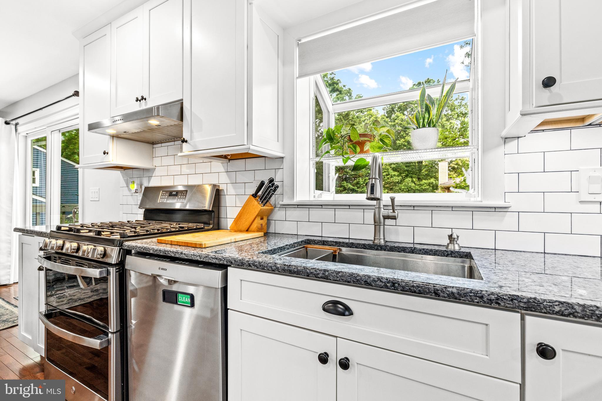 8534 Riverside Road Alexandria, VA 22308 - Photo 4 of 47