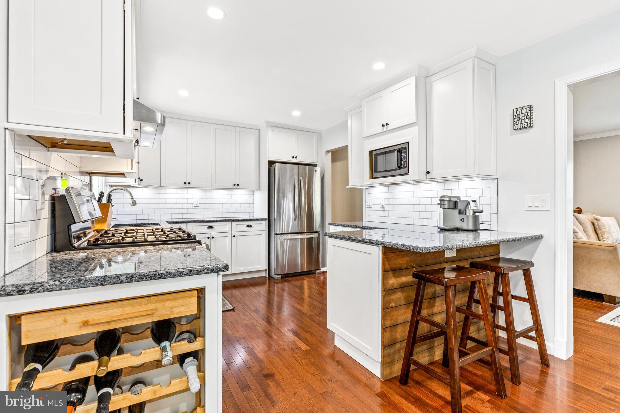 8534 Riverside Road Alexandria, VA 22308 - Photo 5 of 47