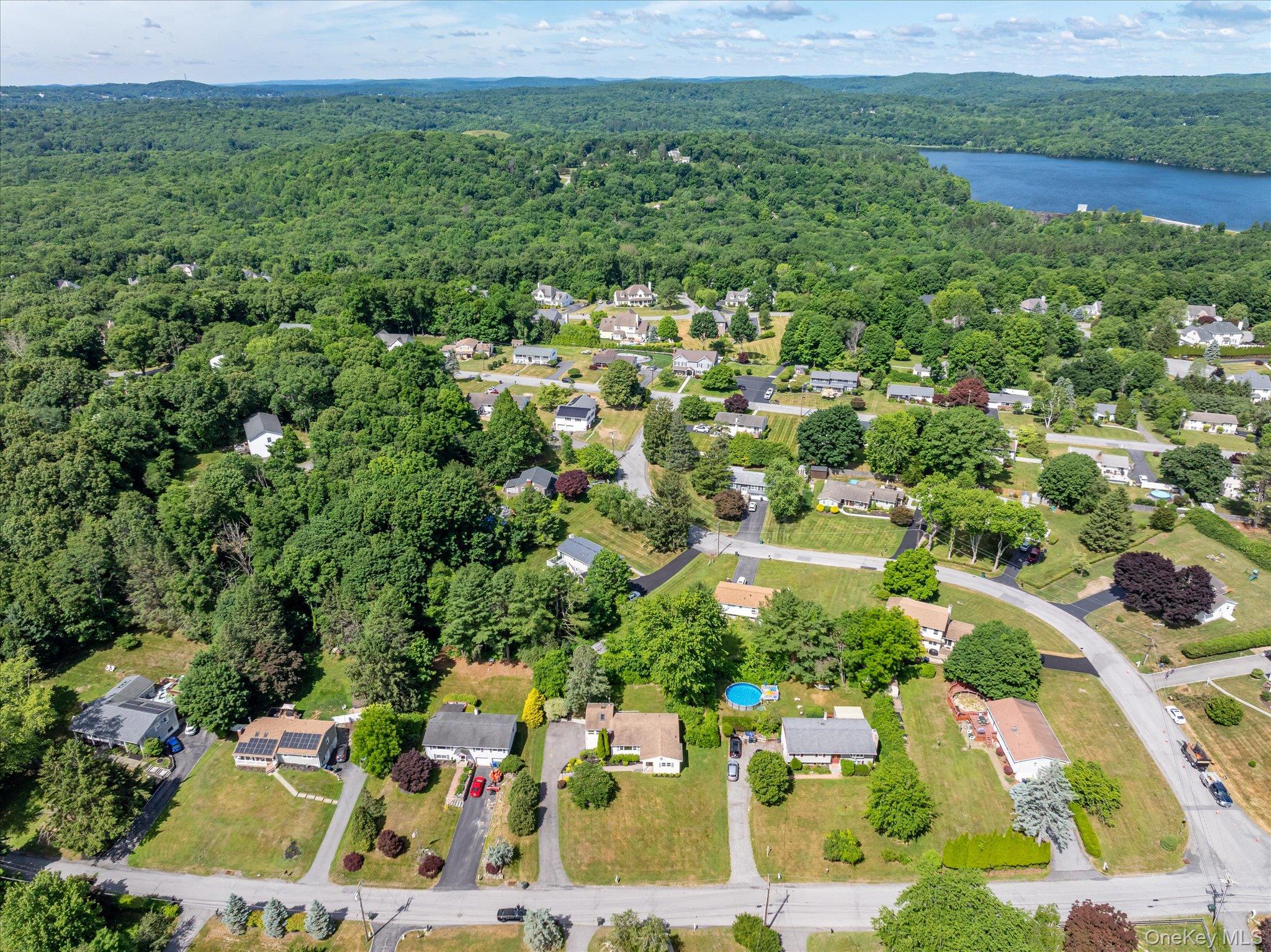14 Tower Road Carmel, NY 10512 - Photo 5 of 44