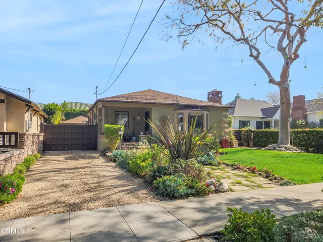 a front view of house with yard