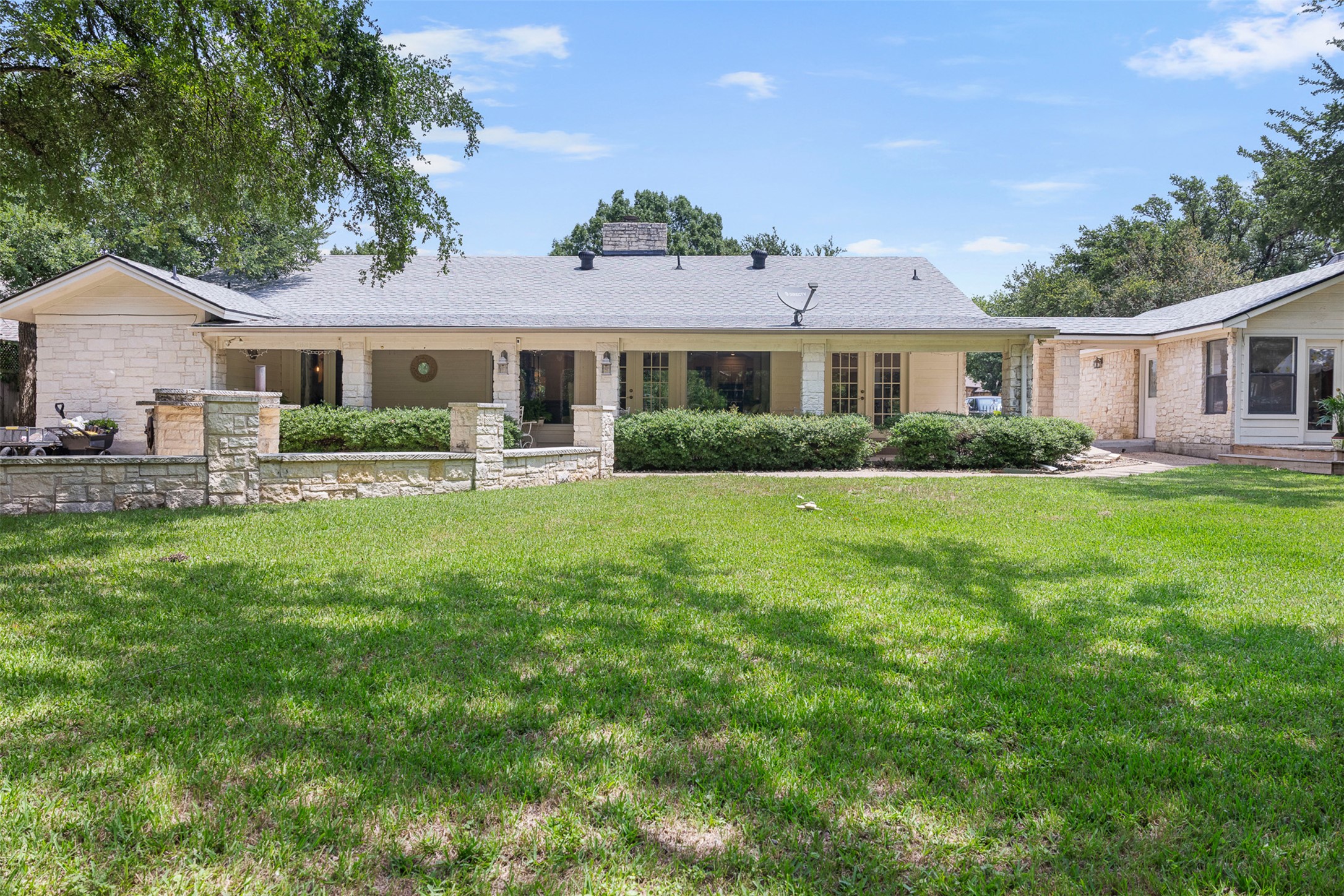 1102 North Ave F Elgin, TX 78621 - Photo 8 of 40
