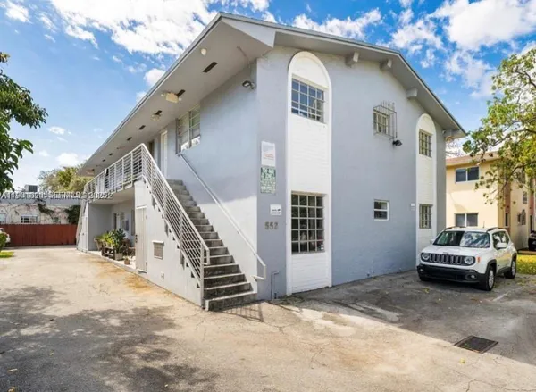 $2,200 | 552 Northeast 61st Street, Unit 4, Miami, FL 33137