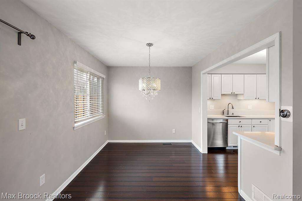 18674 West 13 Mile Road Beverly Hills, MI 48025 - Photo 9 of 33