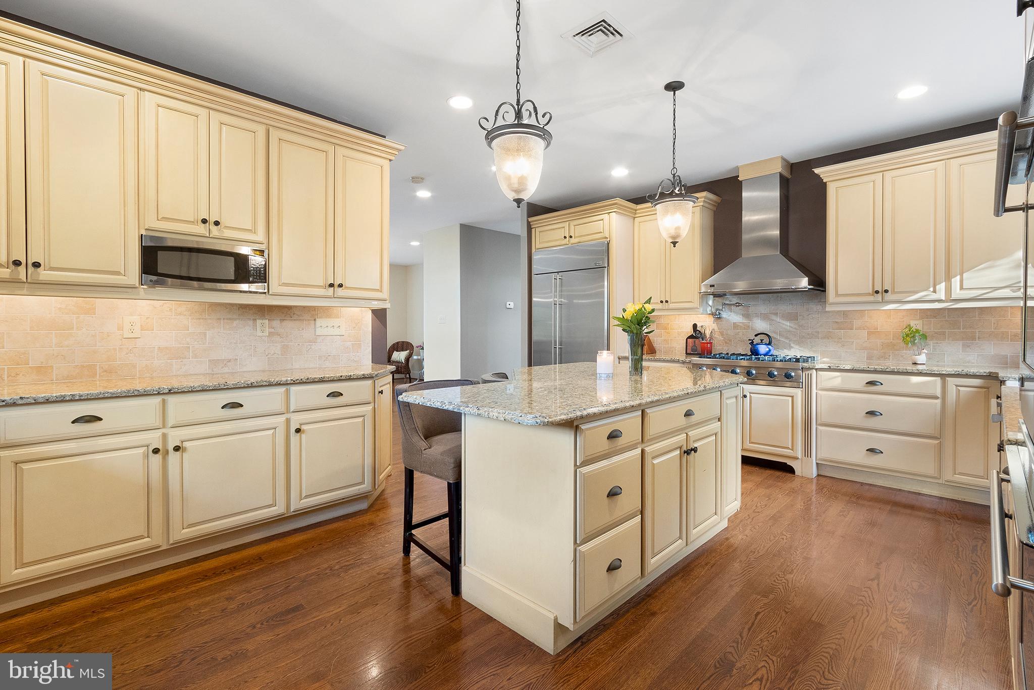 718 North Valley Road Paoli, PA 19301 - Photo 11 of 44 Viking 6 Burner Cooktop, GE double ovens