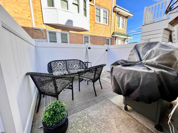 $11,000 | 7903 Atlantic Avenue, Unit A, Margate City, NJ 08402