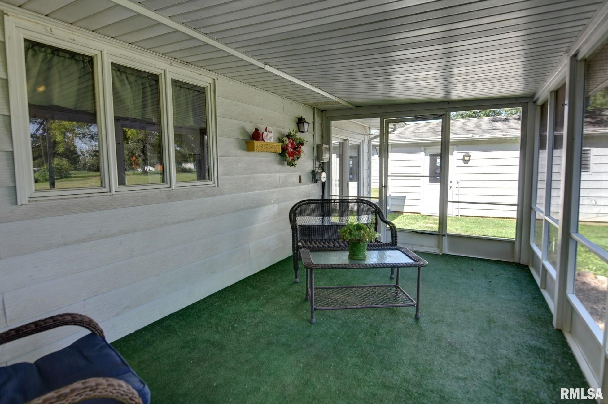 2275 Appletree Lane Decatur, IL 62521 - Photo 13 of 37