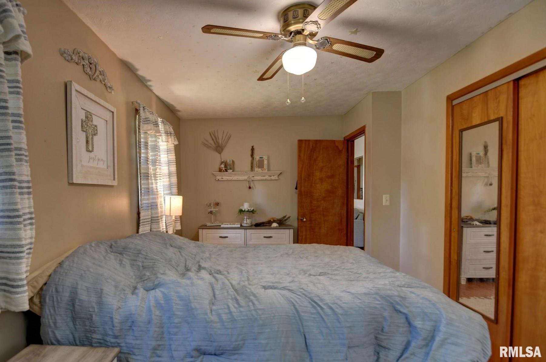 2275 Appletree Lane Decatur, IL 62521 - Photo 31 of 37