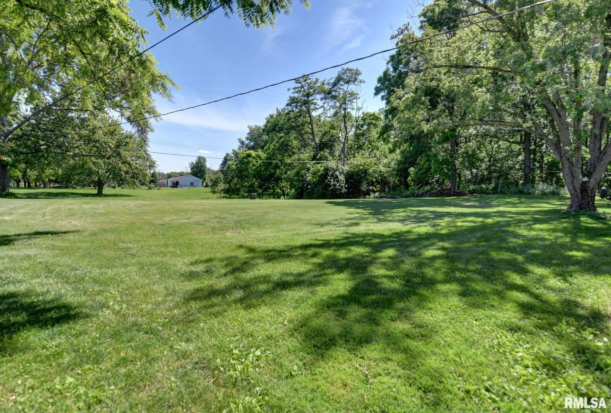 2275 Appletree Lane Decatur, IL 62521 - Photo 8 of 37