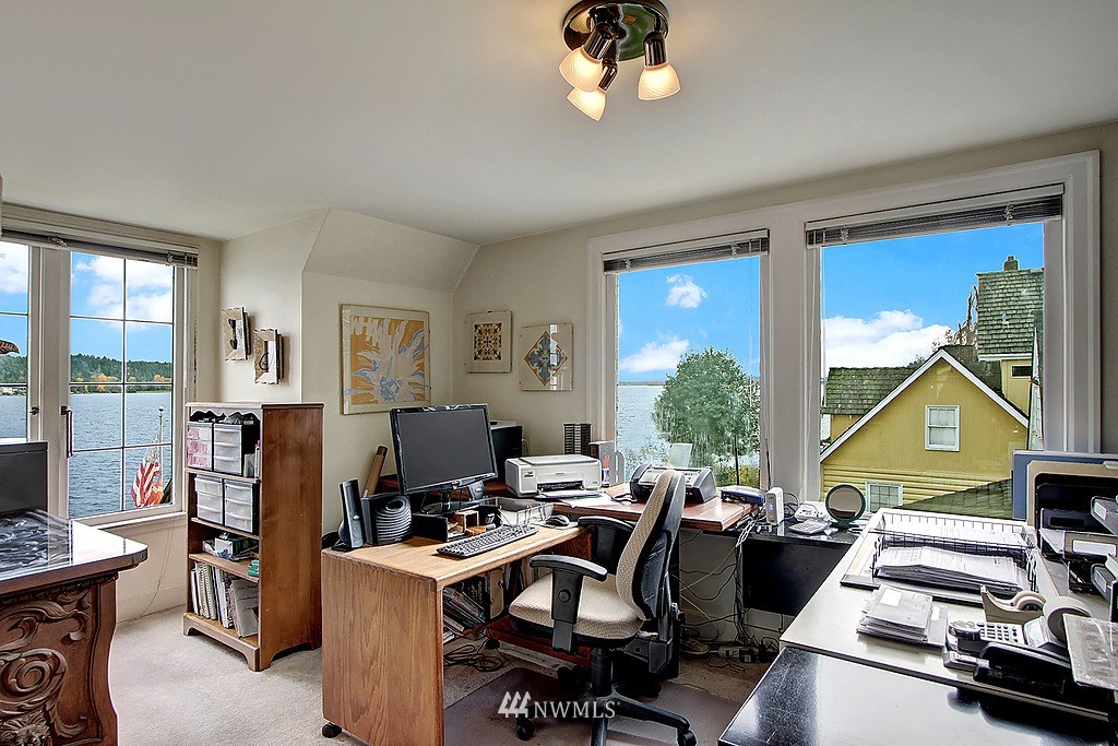11326 Riviera Place Northeast Seattle, WA 98125 - Photo 13 of 25 Gallery Image 13