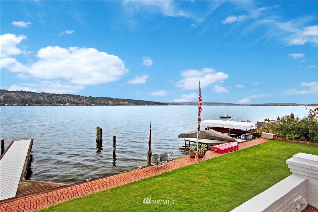 11326 Riviera Place Northeast Seattle, WA 98125 - Photo 22 of 25 Gallery Image 22