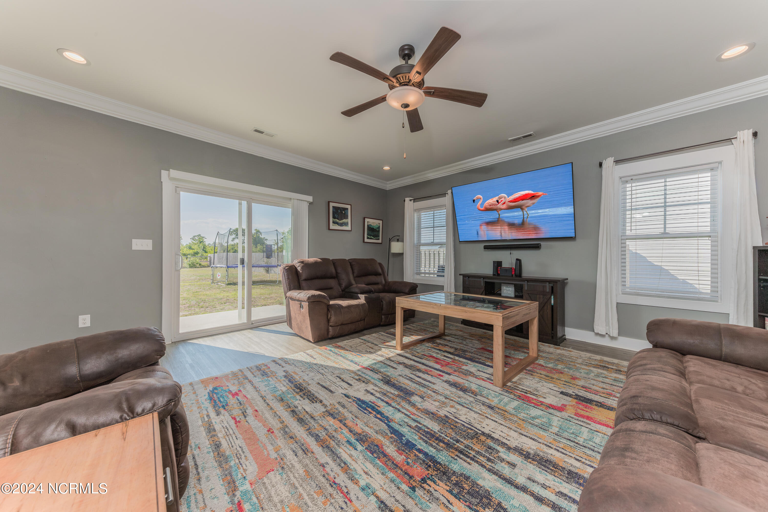 411 Elgin Road Hubert, NC 28539 - Photo 23 of 62 Living Room