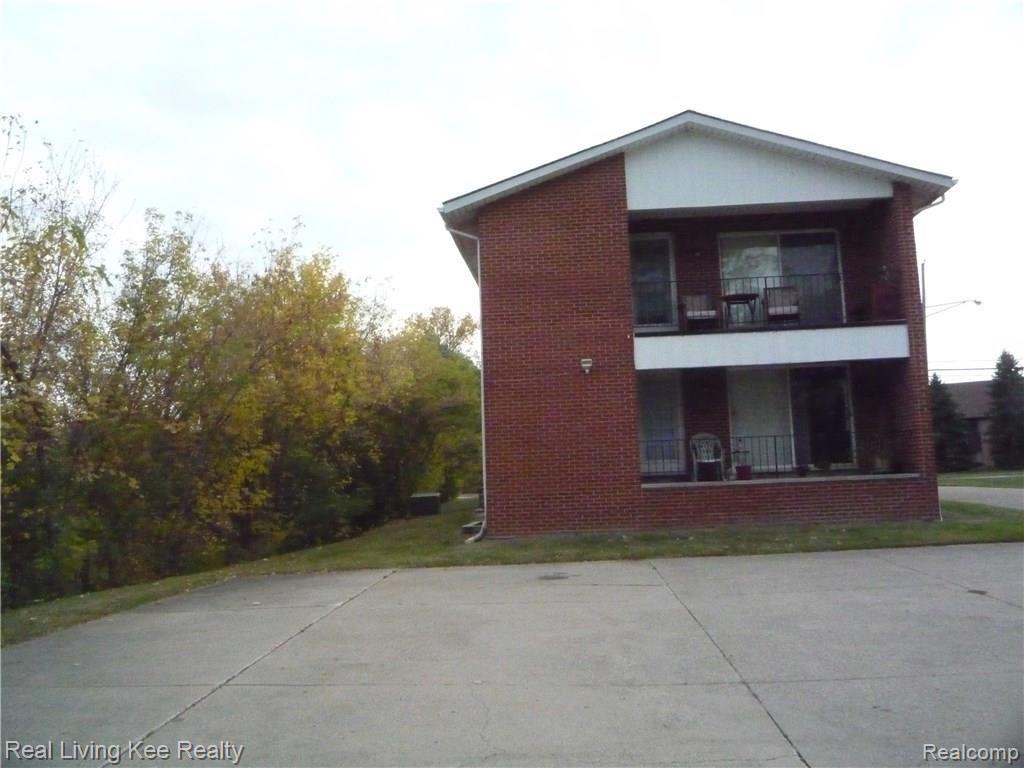 33590 Utica Road Fraser, MI 48026 - Photo 15 of 20 P1060347.JPG