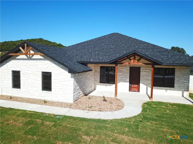 $675,000 | 1524 Cottonwood Mesa Drive, Kempner, TX 76539