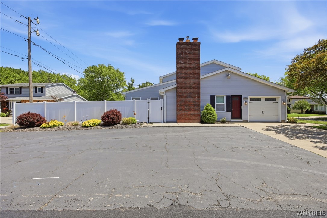 567 Borden Road Cheektowaga, NY 14043 - Photo 4 of 48