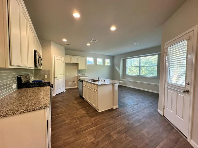 $1,950 | 14010 Luisium View, Pflugerville, TX 78660