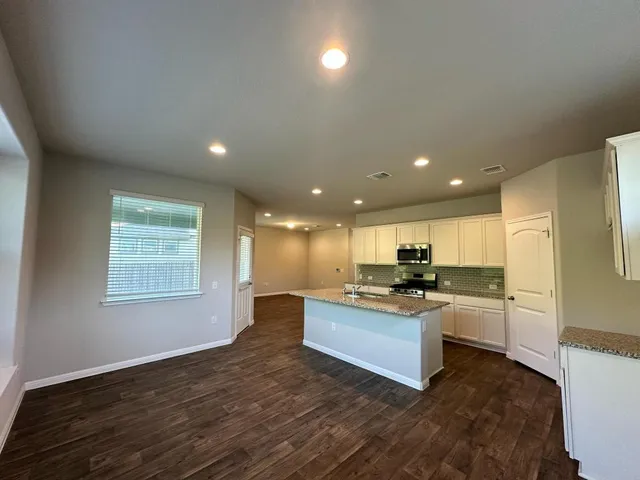 $1,950 | 14010 Luisium View, Pflugerville, TX 78660