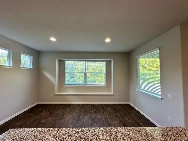 $1,950 | 14010 Luisium View, Pflugerville, TX 78660