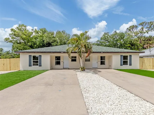 $575,000 | 5636 6th St Court East, Bradenton, FL 34203