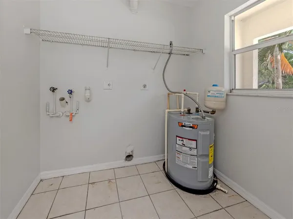 $575,000 | 5636 6th St Court East, Bradenton, FL 34203
