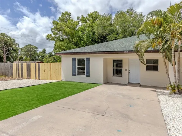$575,000 | 5636 6th St Court East, Bradenton, FL 34203