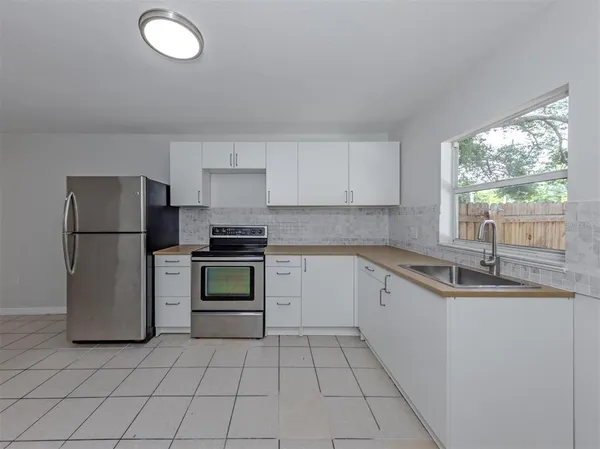$575,000 | 5636 6th St Court East, Bradenton, FL 34203