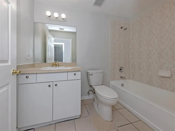 $575,000 | 5636 6th St Court East, Bradenton, FL 34203