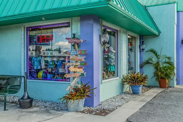 $575,000 | 5636 6th St Court East, Bradenton, FL 34203