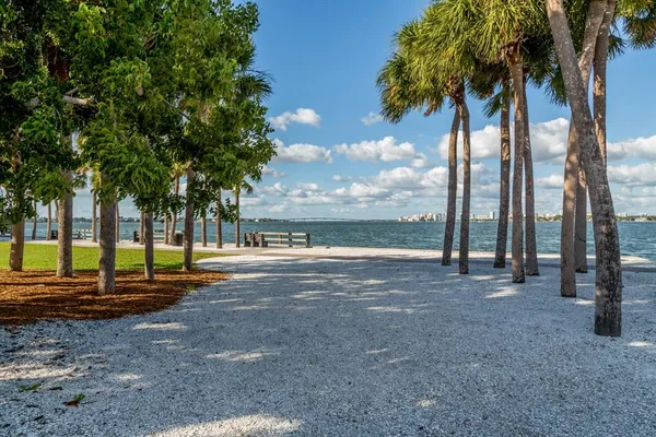 $575,000 | 5636 6th St Court East, Bradenton, FL 34203