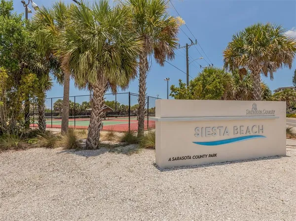 $575,000 | 5636 6th St Court East, Bradenton, FL 34203