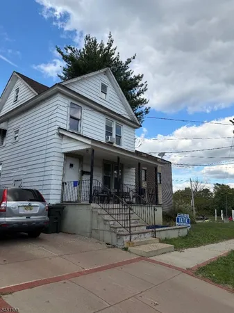 $688,000 | 481 Hamilton Street, Somerset, NJ 08873
