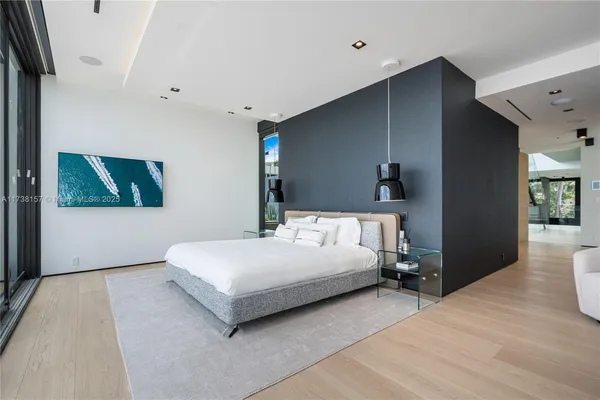 $90,000 | 1369 North Venetian Way, Miami, FL 33139