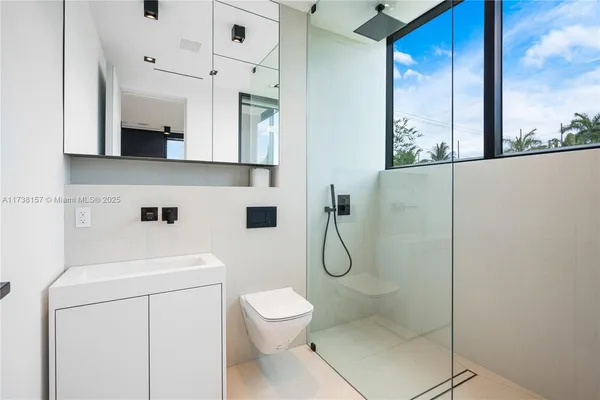 $90,000 | 1369 North Venetian Way, Miami, FL 33139