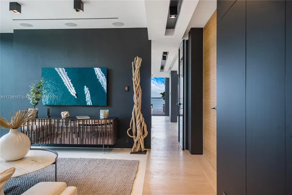 $90,000 | 1369 North Venetian Way, Miami, FL 33139