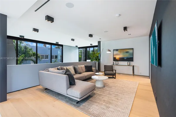 $90,000 | 1369 North Venetian Way, Miami, FL 33139