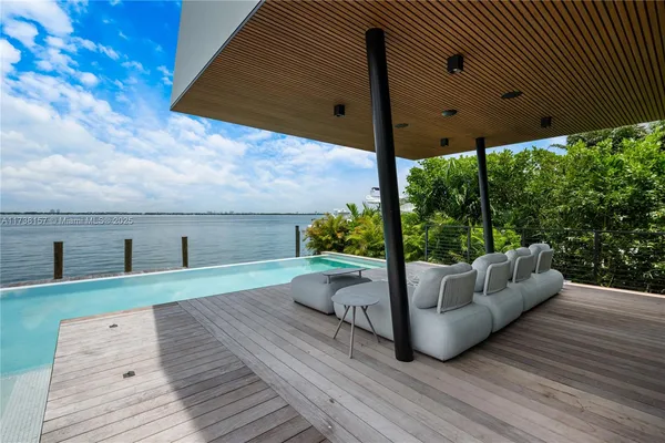 $90,000 | 1369 North Venetian Way, Miami, FL 33139