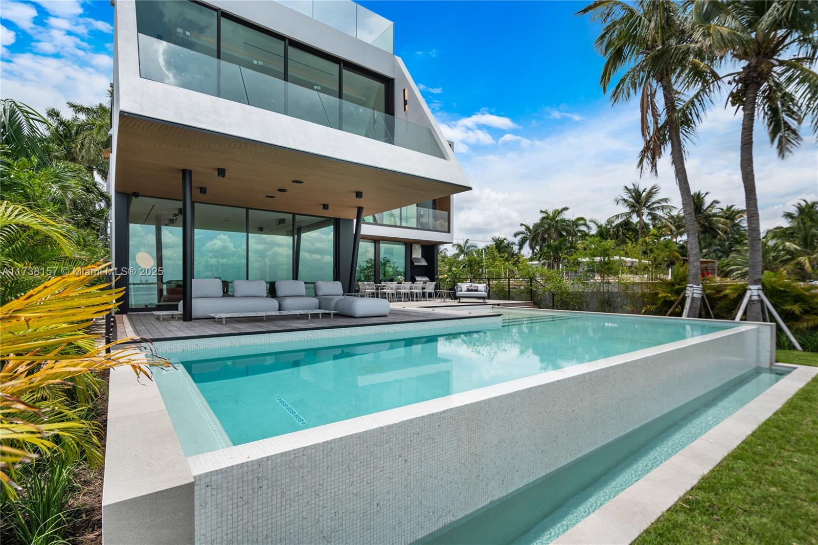 1369 North Venetian Way Miami, FL 33139 - Photo 53 of 55