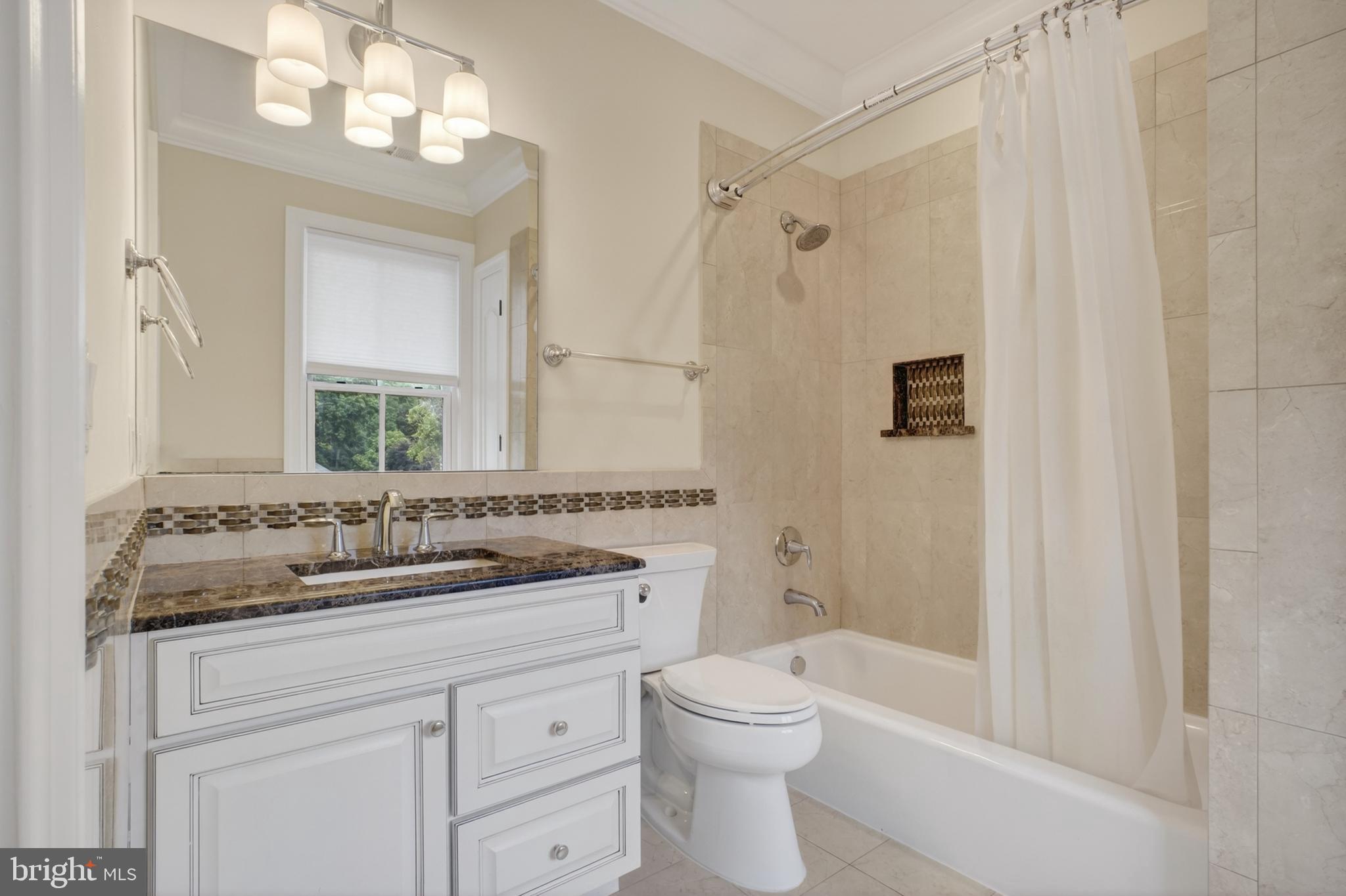 7112 Georgetown Pike McLean, VA 22101 - Photo 36 of 59 Bathroom Suite 3
