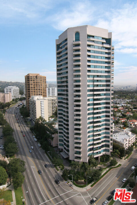 10490 Wilshire Boulevard, Unit 1206 Los Angeles, CA 90024 - Photo 44 of 44 a view of a city with tall buildings