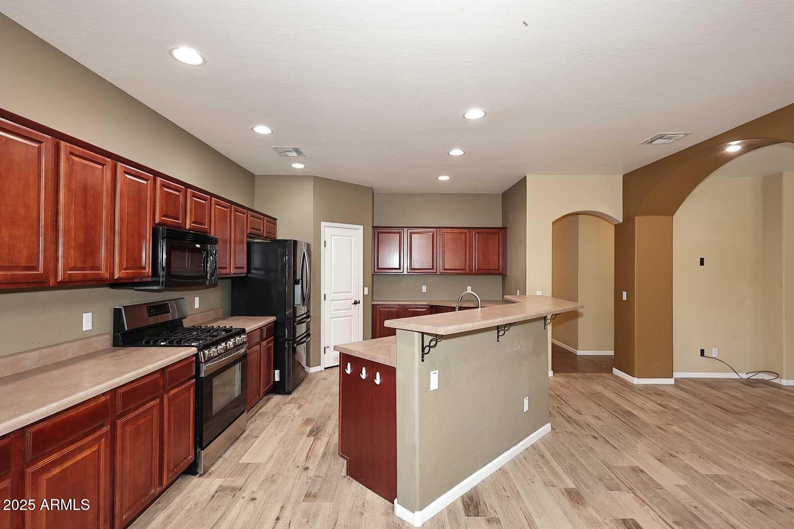 10916 East Cholla Road Mesa, AZ 85207 - Photo 16 of 52 Kitchen-Island Bar