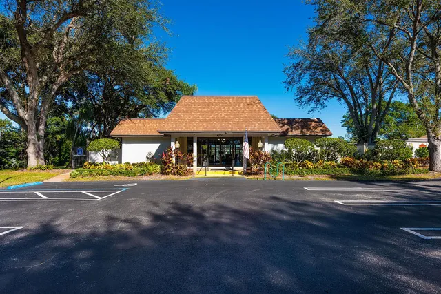 a view of outdoor space yard and porch