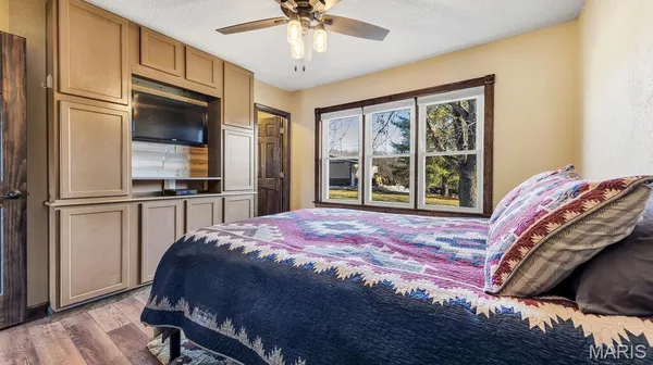 $425,000 | 424 Wild Turkey Lane, Robertsville, MO 63072