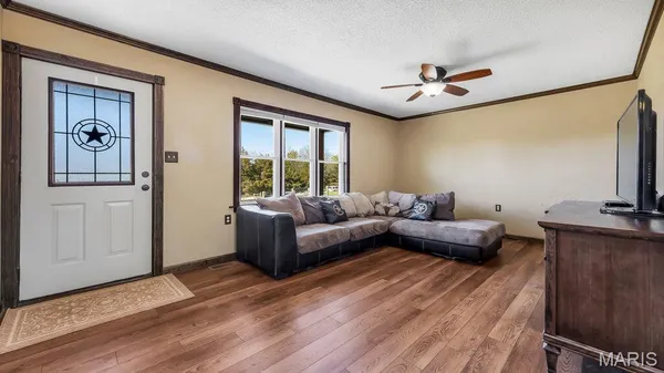 $425,000 | 424 Wild Turkey Lane, Robertsville, MO 63072