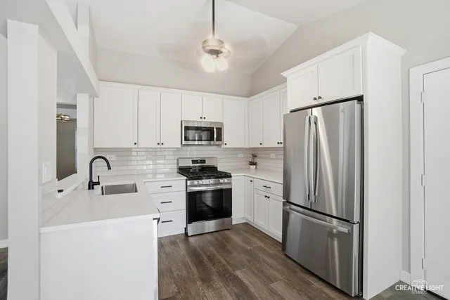 $380,000 | 343 Danbury Drive, Naperville, IL 60565